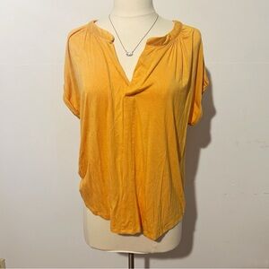 Cable & Gauge Mustard Yellow V-Neck Knit Top
